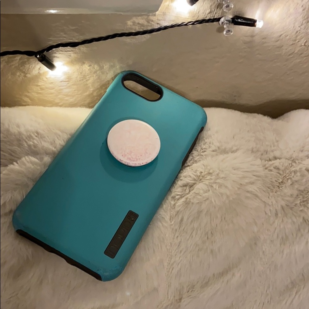 Teal Incipio Case (with popsocket) - Gently Used